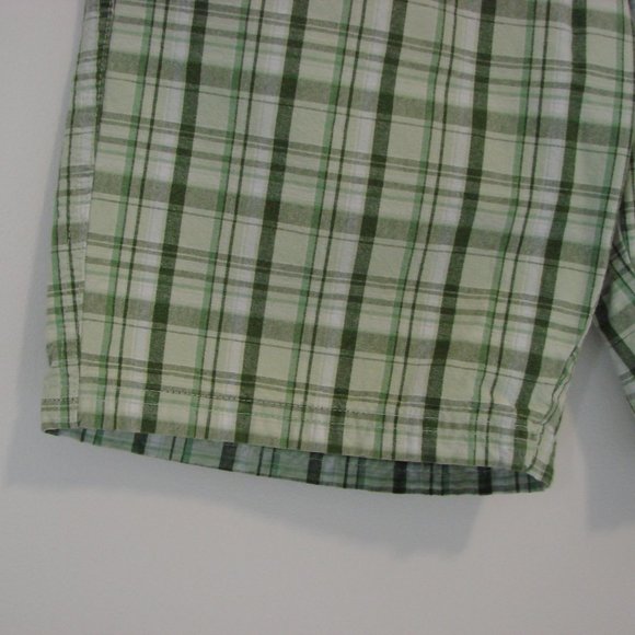 Columbia Plaid Shorts Green White Plaid Bermuda Golf Long Shorts Size 8 - Picture 7 of 13